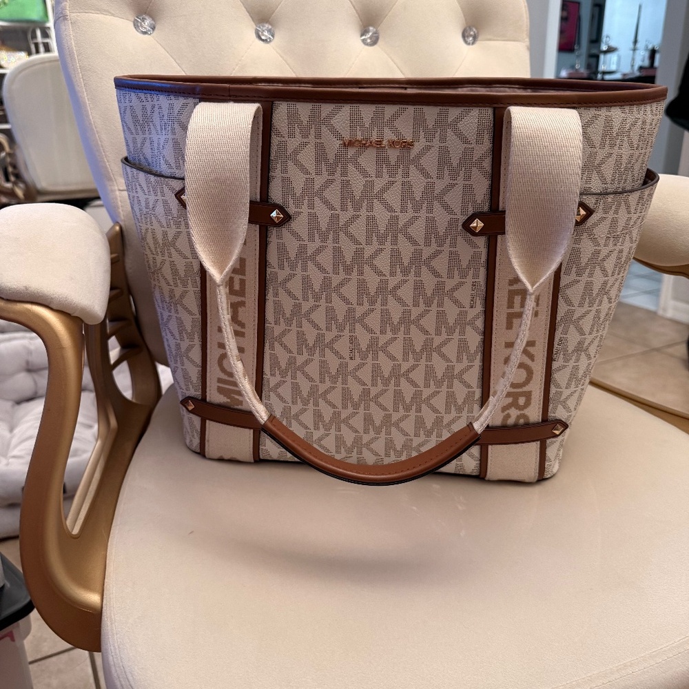 Michael kors handbag
